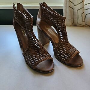 LAST CHANCE SALE!!!! Report Beecher Block Heel Sandals 8.5